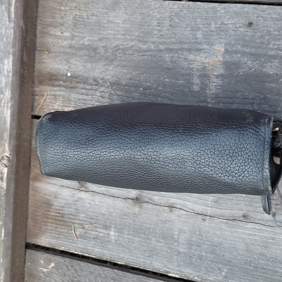 Vintage Dooney & Bourke Black Cosmetic Case - Picture 5 of 7